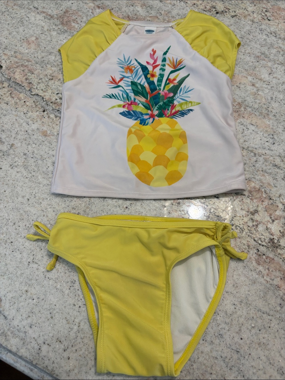 10/$30 Old Navy 2 Sets Two-Piece Rash Swim Set - Picture 6 of 10